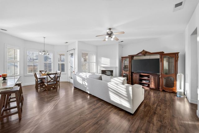 2662 Whitmore Avenue, Clovis, CA 93619