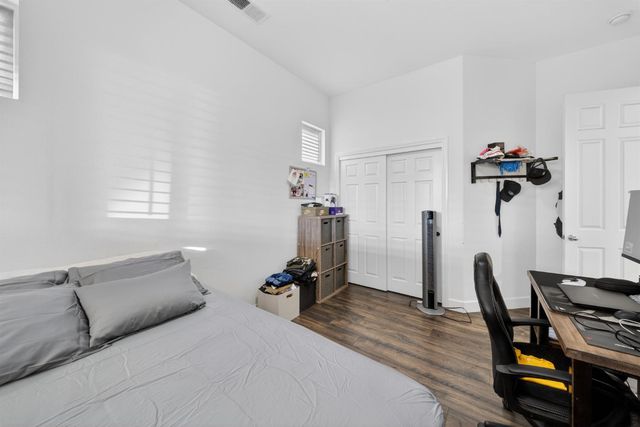 2662 Whitmore Avenue, Clovis, CA 93619