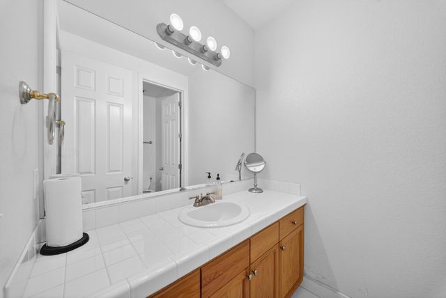 2662 Whitmore Avenue, Clovis, CA 93619