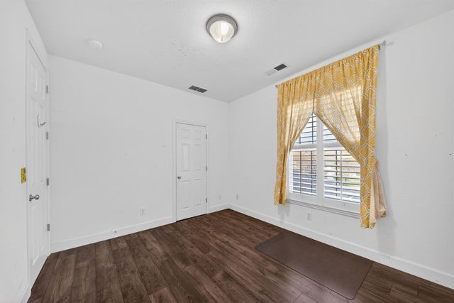 2662 Whitmore Avenue, Clovis, CA 93619