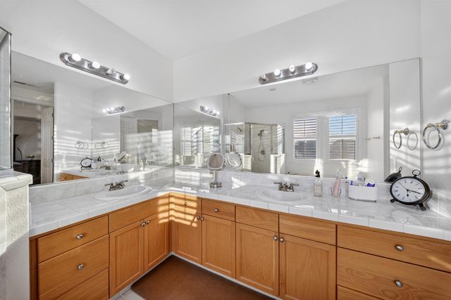 2662 Whitmore Avenue, Clovis, CA 93619