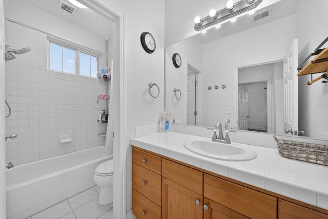 2662 Whitmore Avenue, Clovis, CA 93619