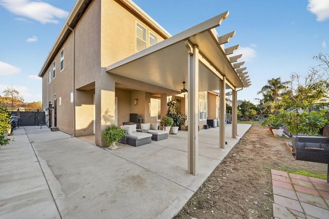 2662 Whitmore Avenue, Clovis, CA 93619