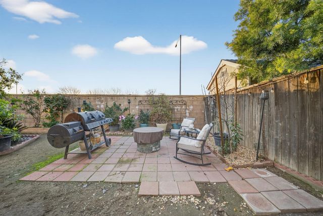 2662 Whitmore Avenue, Clovis, CA 93619