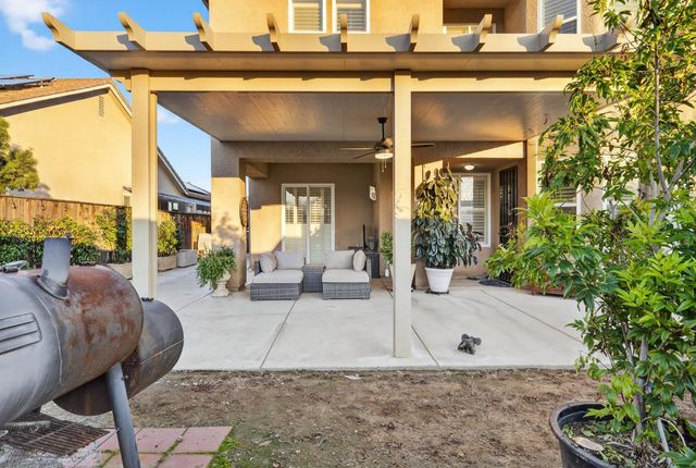 2662 Whitmore Avenue, Clovis, CA 93619