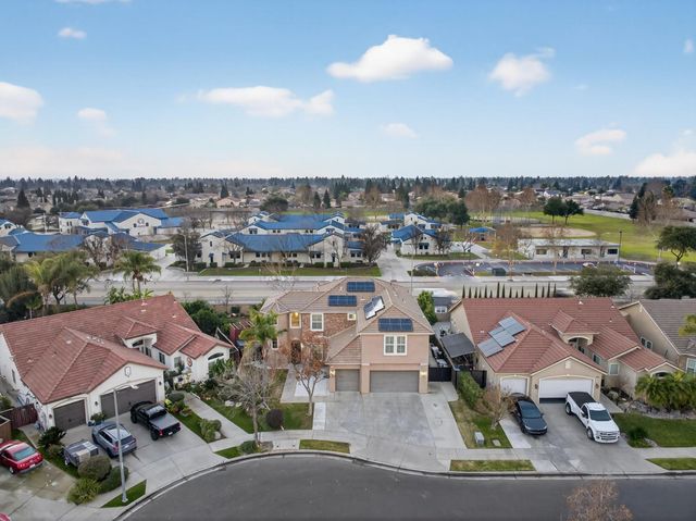 2662 Whitmore Avenue, Clovis, CA 93619