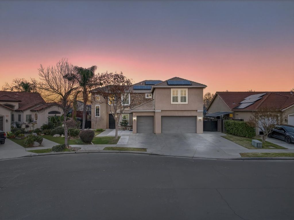 2662 Whitmore Avenue, Clovis, CA 93619