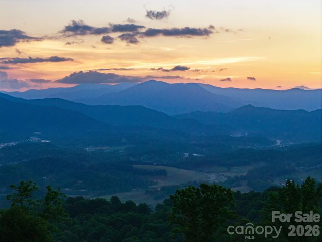 153 Windalier Lane, Waynesville, NC 28786