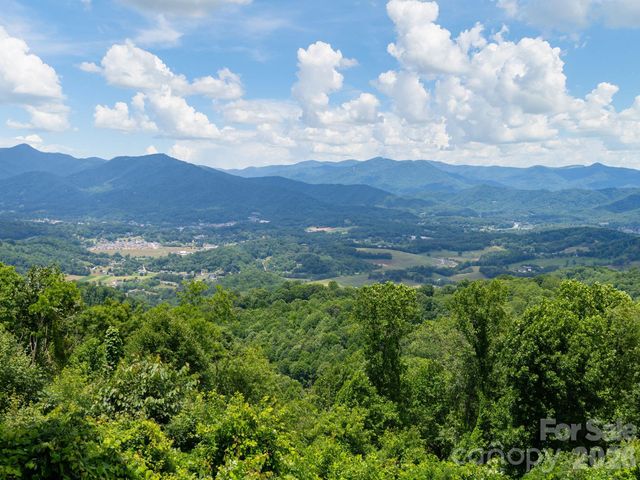 153 Windalier Lane, Waynesville, NC 28786