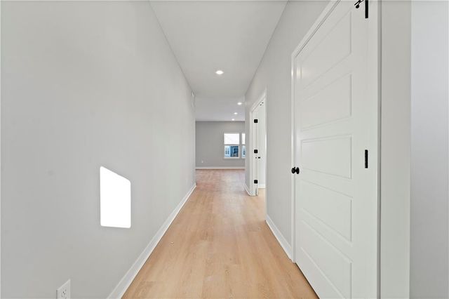 355 SW Chavis Drive, Blue Springs, MO 64064