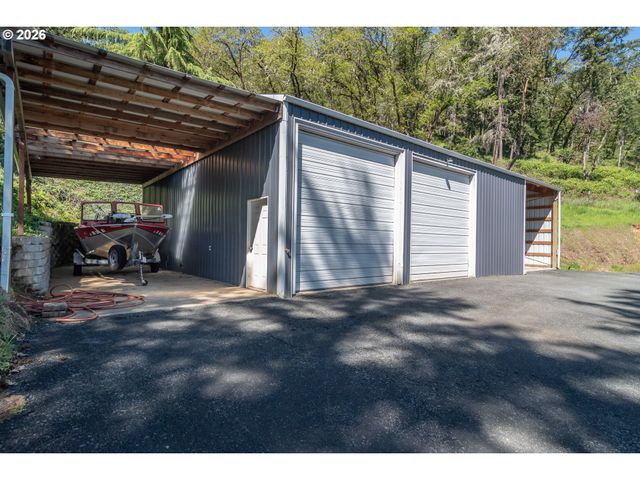 540 GARDEN GROVE Dr, Roseburg, OR 97471