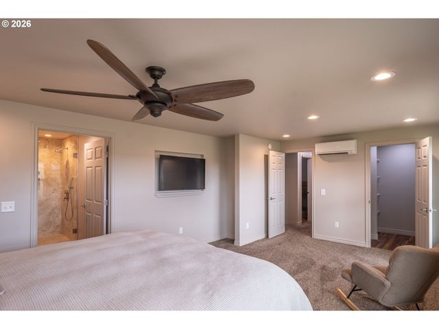 540 GARDEN GROVE Dr, Roseburg, OR 97471