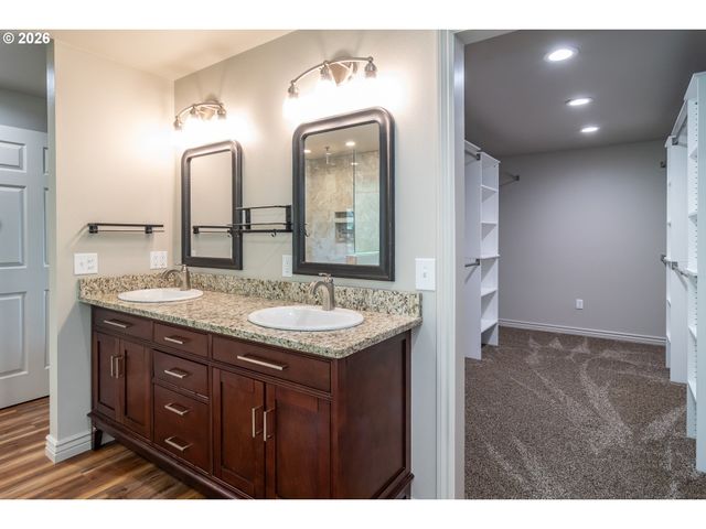 540 GARDEN GROVE Dr, Roseburg, OR 97471