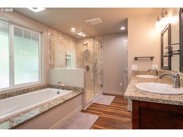 540 GARDEN GROVE Dr, Roseburg, OR 97471