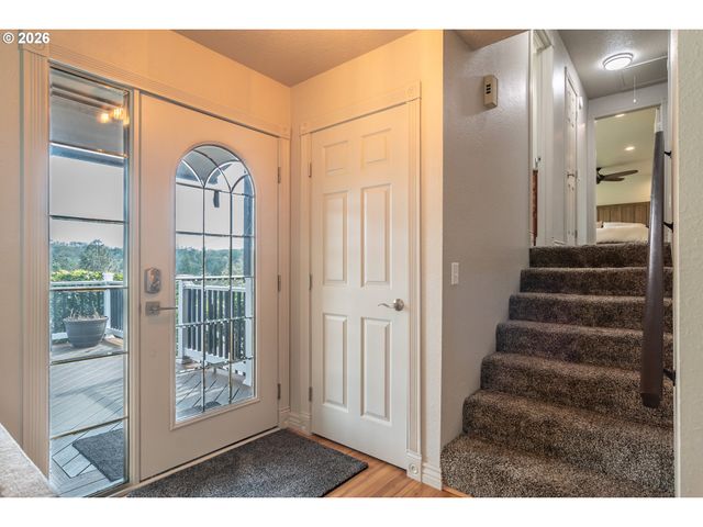 540 GARDEN GROVE Dr, Roseburg, OR 97471