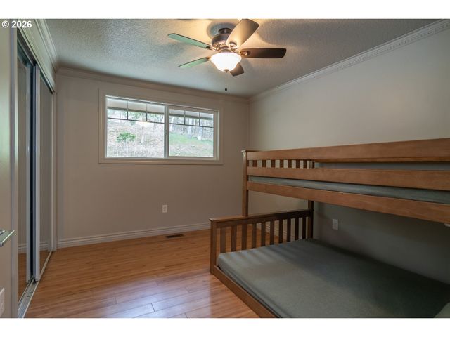 540 GARDEN GROVE Dr, Roseburg, OR 97471