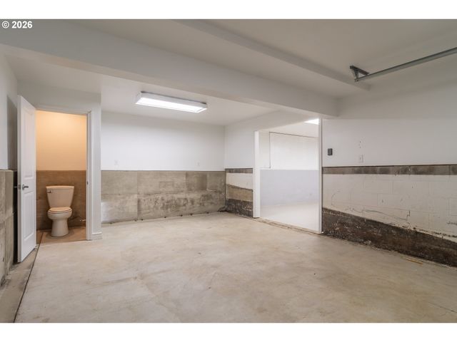 540 GARDEN GROVE Dr, Roseburg, OR 97471