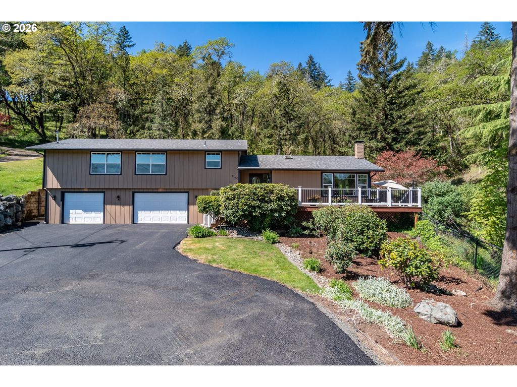 540 GARDEN GROVE Dr, Roseburg, OR 97471