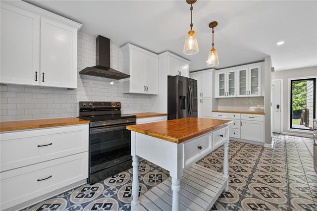 2220 Rock Ridge Road, Marietta, GA 30062