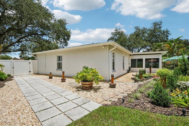 14309 BRENTWOOD DRIVE, Tampa, FL 33618