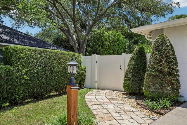 14309 BRENTWOOD DRIVE, Tampa, FL 33618