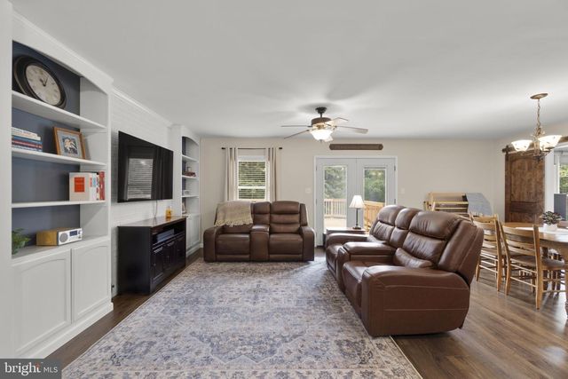 2710 FLINTSTONE RD, Freeland, MD 21053