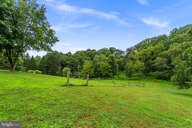2710 FLINTSTONE RD, Freeland, MD 21053