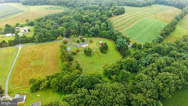 2710 FLINTSTONE RD, Freeland, MD 21053