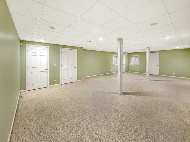 18421 W SPRINGWOOD Drive, Grayslake, IL 60030