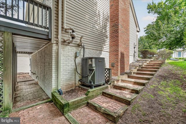 11201 YARDLEY CT, Ijamsville, MD 21754