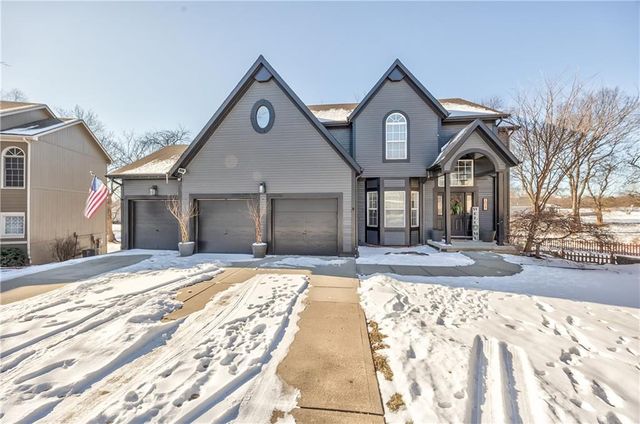 1017 Pebblebeach Drive, Lansing, KS 66043