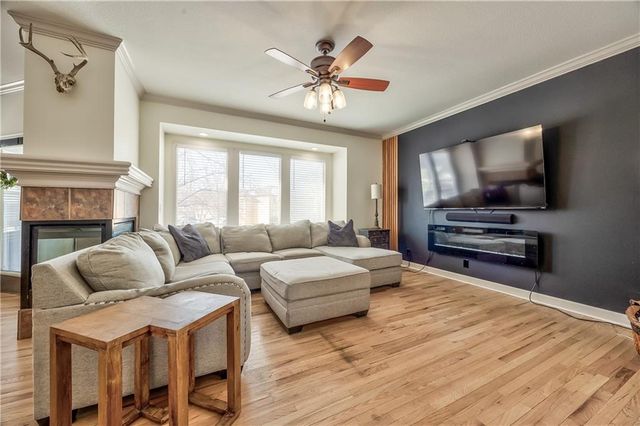 1017 Pebblebeach Drive, Lansing, KS 66043