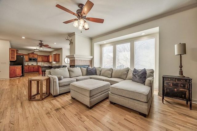 1017 Pebblebeach Drive, Lansing, KS 66043