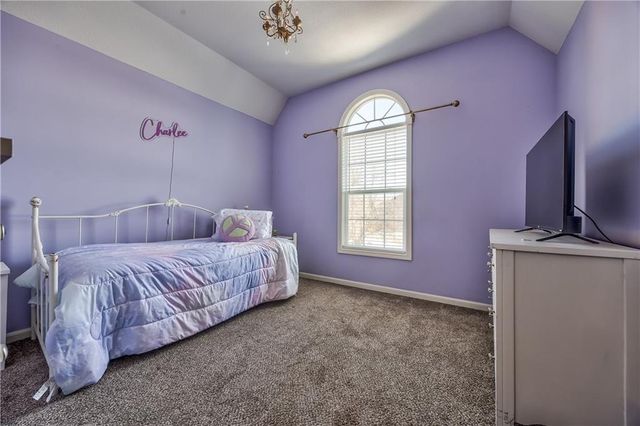 1017 Pebblebeach Drive, Lansing, KS 66043