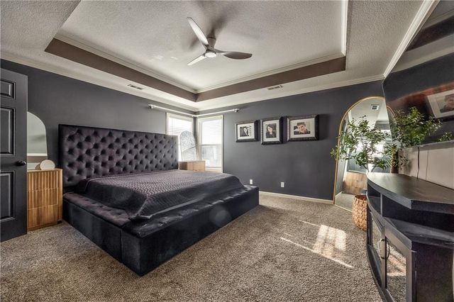 1017 Pebblebeach Drive, Lansing, KS 66043