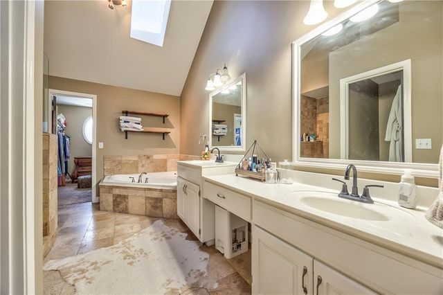 1017 Pebblebeach Drive, Lansing, KS 66043