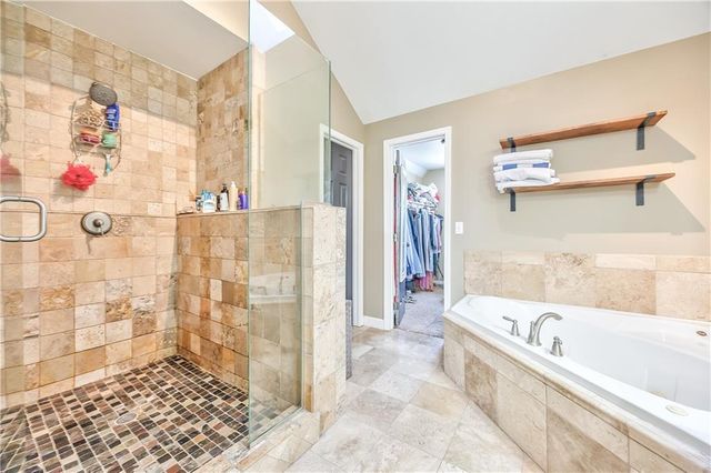 1017 Pebblebeach Drive, Lansing, KS 66043