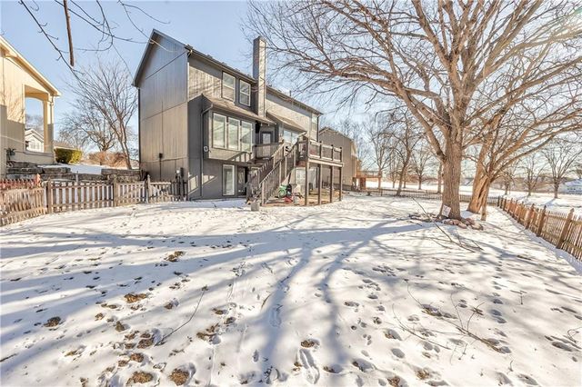 1017 Pebblebeach Drive, Lansing, KS 66043