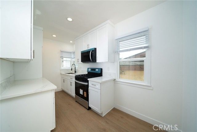 1050 Cedar Avenue, Long Beach, CA 90813
