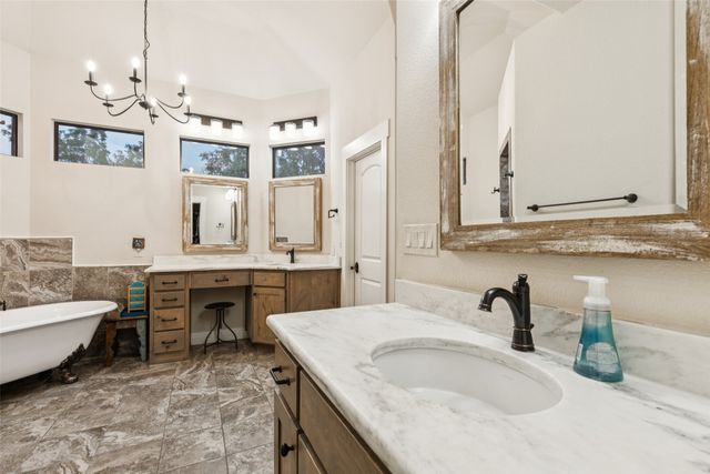 3105 Pastor Street, Dallas, TX 75212