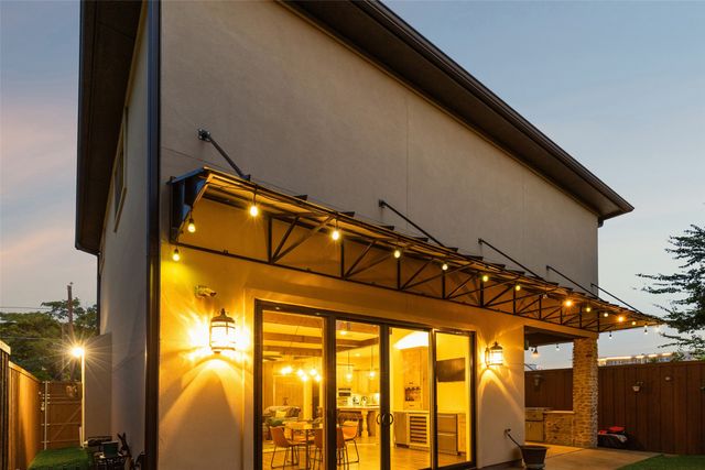 3105 Pastor Street, Dallas, TX 75212