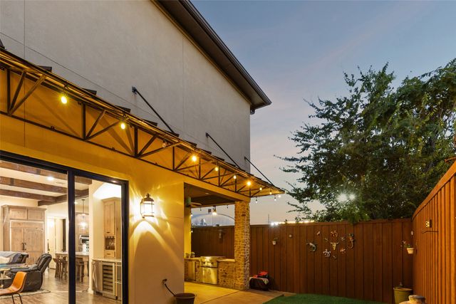 3105 Pastor Street, Dallas, TX 75212