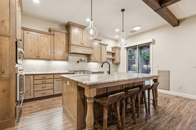 3105 Pastor Street, Dallas, TX 75212