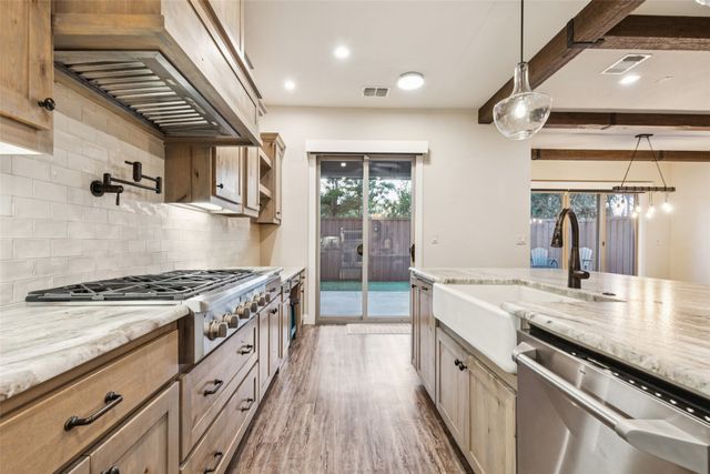 3105 Pastor Street, Dallas, TX 75212