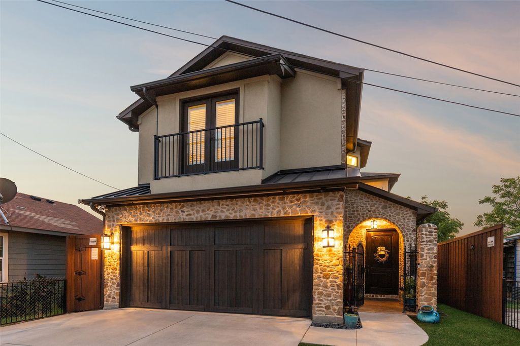 3105 Pastor Street, Dallas, TX 75212