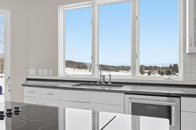 7852 Underwood Ridge, Peninsula Twp, MI 49686