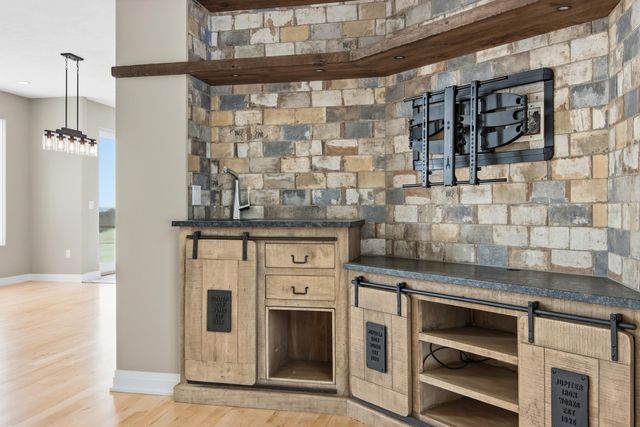 7852 Underwood Ridge, Peninsula Twp, MI 49686