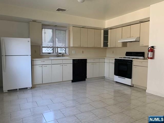 703 Day Avenue The first fl, Ridgefield, NJ 07657