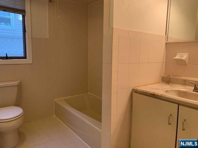 703 Day Avenue The first fl, Ridgefield, NJ 07657