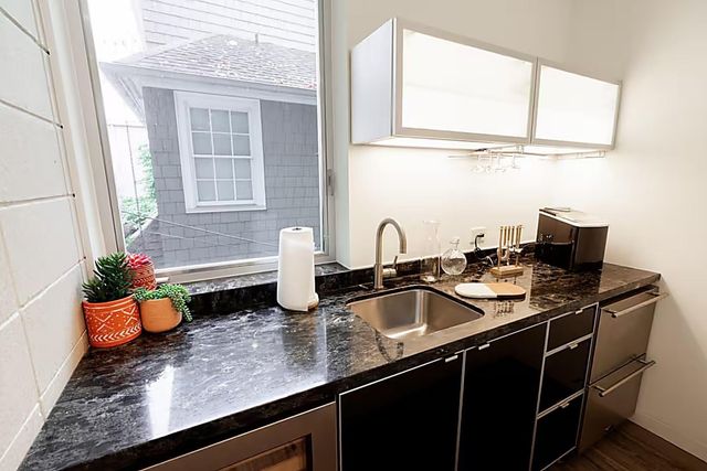 4904 S Shepherd Drive, Houston, TX 77098